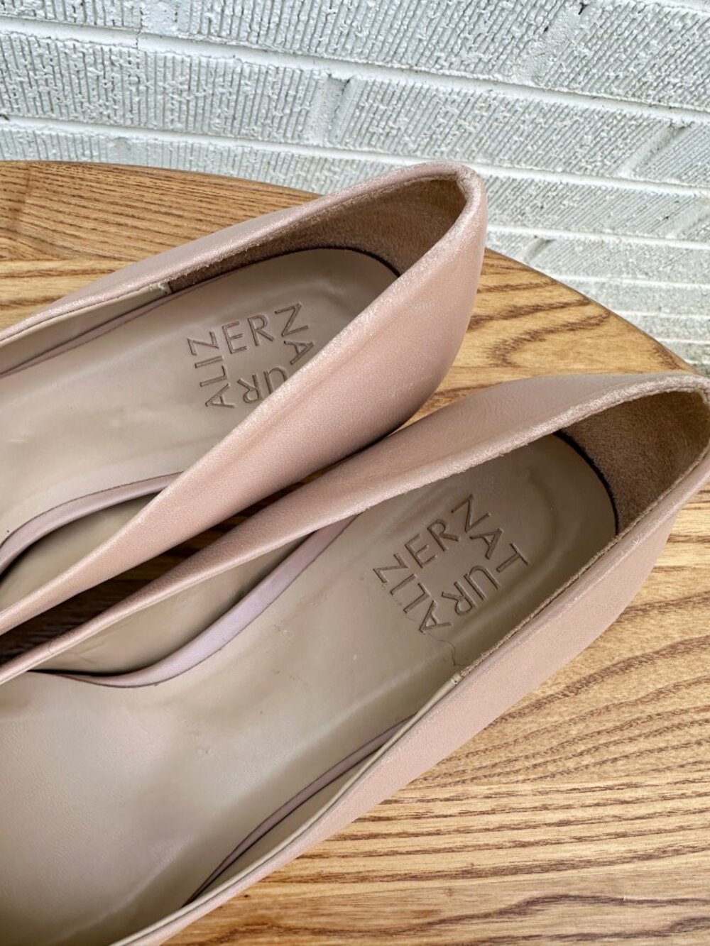 NWOT Naturalizer Beige Leather Pointed Toe Heels Sz 9M - Picture 2 of 6